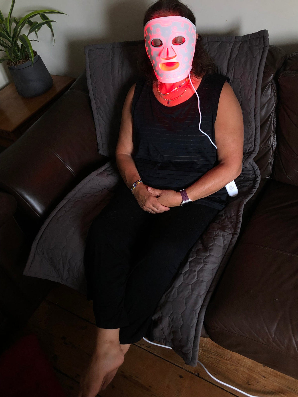 ReFresh 3.0 Near Infrared &amp; LED  Facemask &amp; &#39;N&#39; Fresh Neck &amp; Body Pad - Enjoy 10% OFF